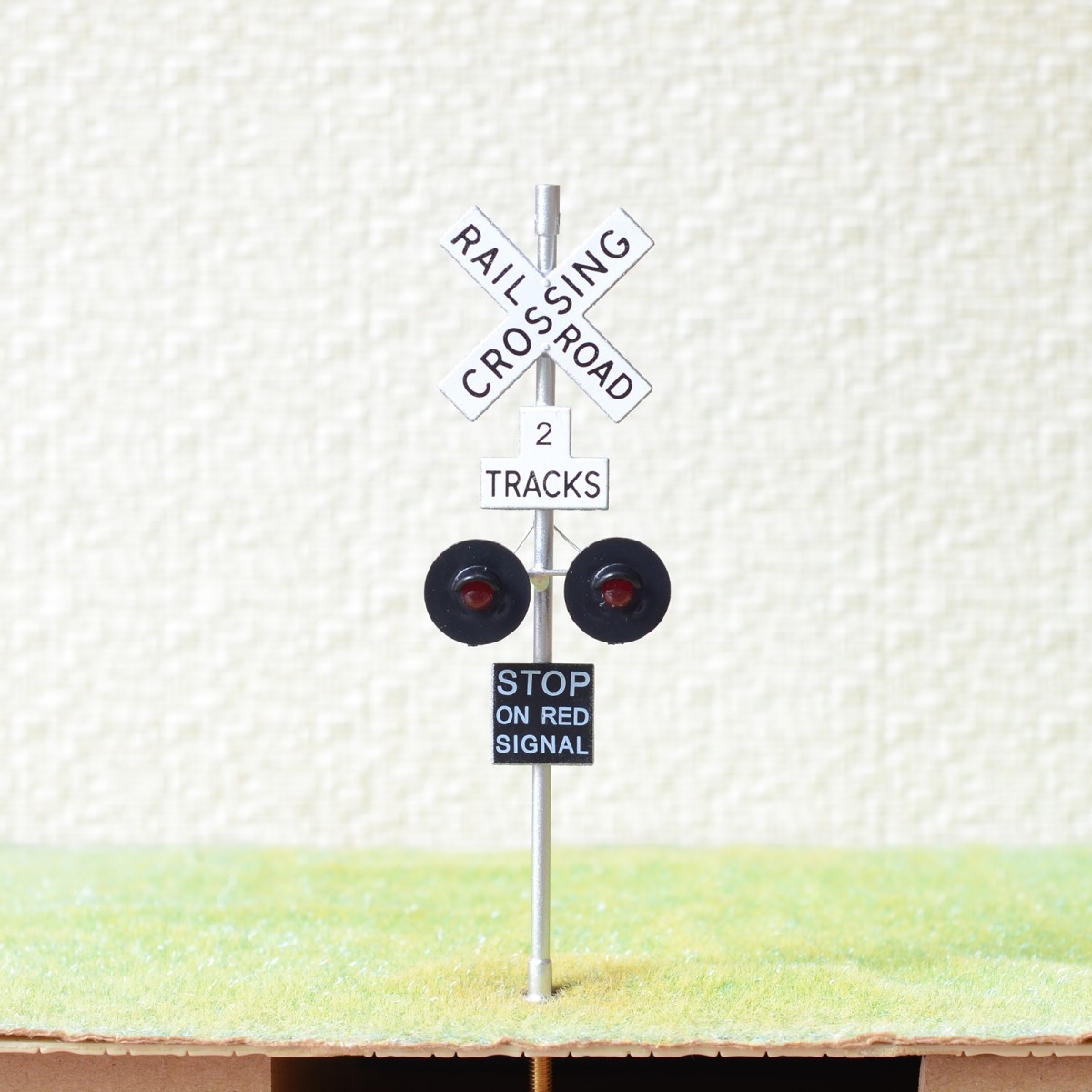 1 x O scale railroad crossing signals LED made 2 target faces 2 tracks gray #S 